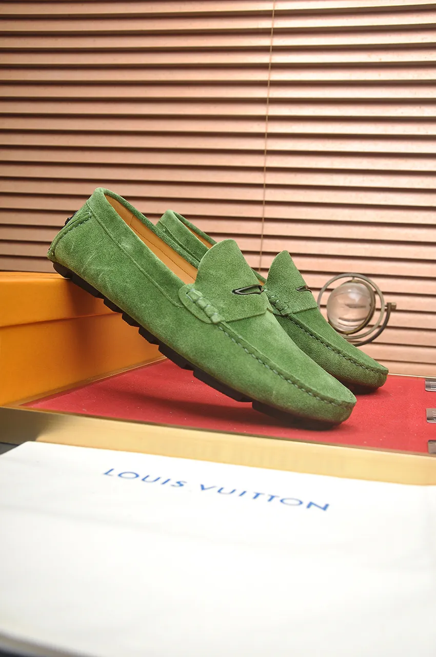 Men's men's shoes 💰420💶 [LV Doudou shoes] (water-dyed cowhide lining) new model is on the market, available on the official website. The new Doudou shoes are processed into single-color materials, and the uppers are made of imported horsehide leather. The body of the shoe is fully hemmed with mark thread, and is lined with imported original cowhide leather. The elegant shoe shape is super suitable for all-matching, and the size is 38-44.